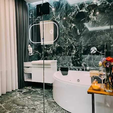 Imperator تيرانا