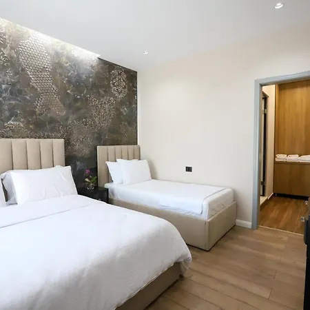 Imperator 4* تيرانا