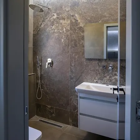 Imperator 4* تيرانا